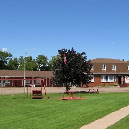 Summerside Motel &Cottages ภายนอก รูปภาพ